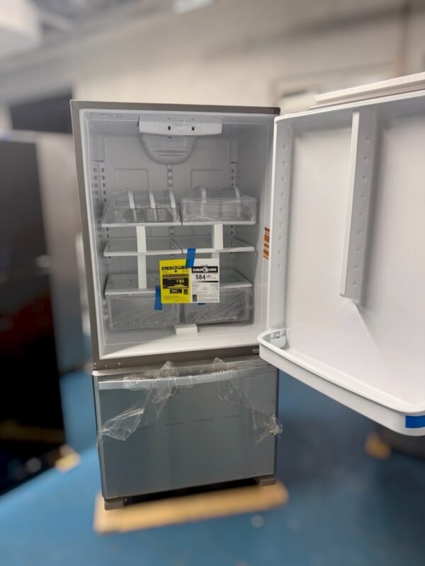 Whirlpool Fridge - Bottom Freezer Whirlpool - 22 cu. ft. Bottom Freezer Refrigerator in Stainless Steel with Spill Guard Glass Shelves Fridge - Bottom Freezer Whirlpool - 22 cu. ft. Bottom F