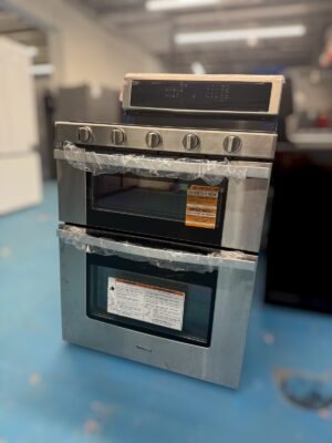 6.0 cu. ft. Double Oven Gas Range with Center Oval Burner in Stainless Steel
